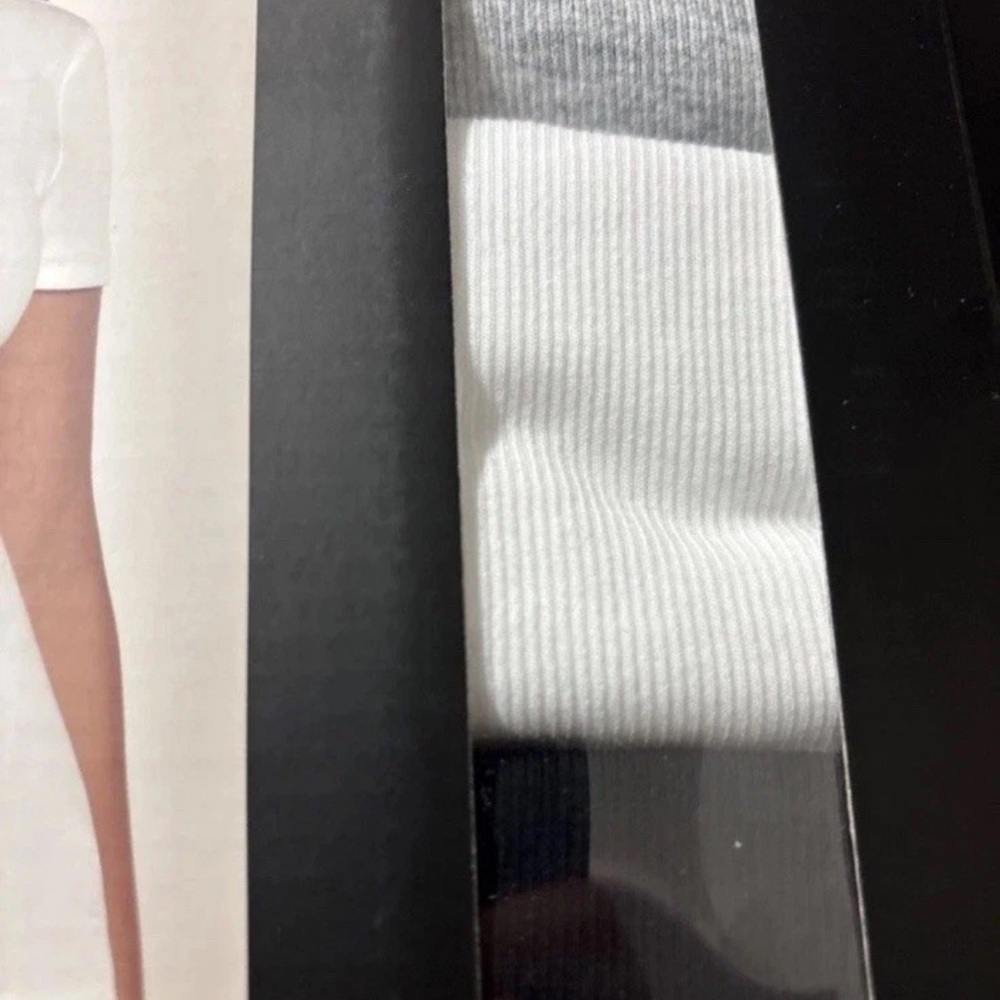 Banana Republic 3-Pack Rib Crew-Neck T-Shirts - Picture 2 of 4